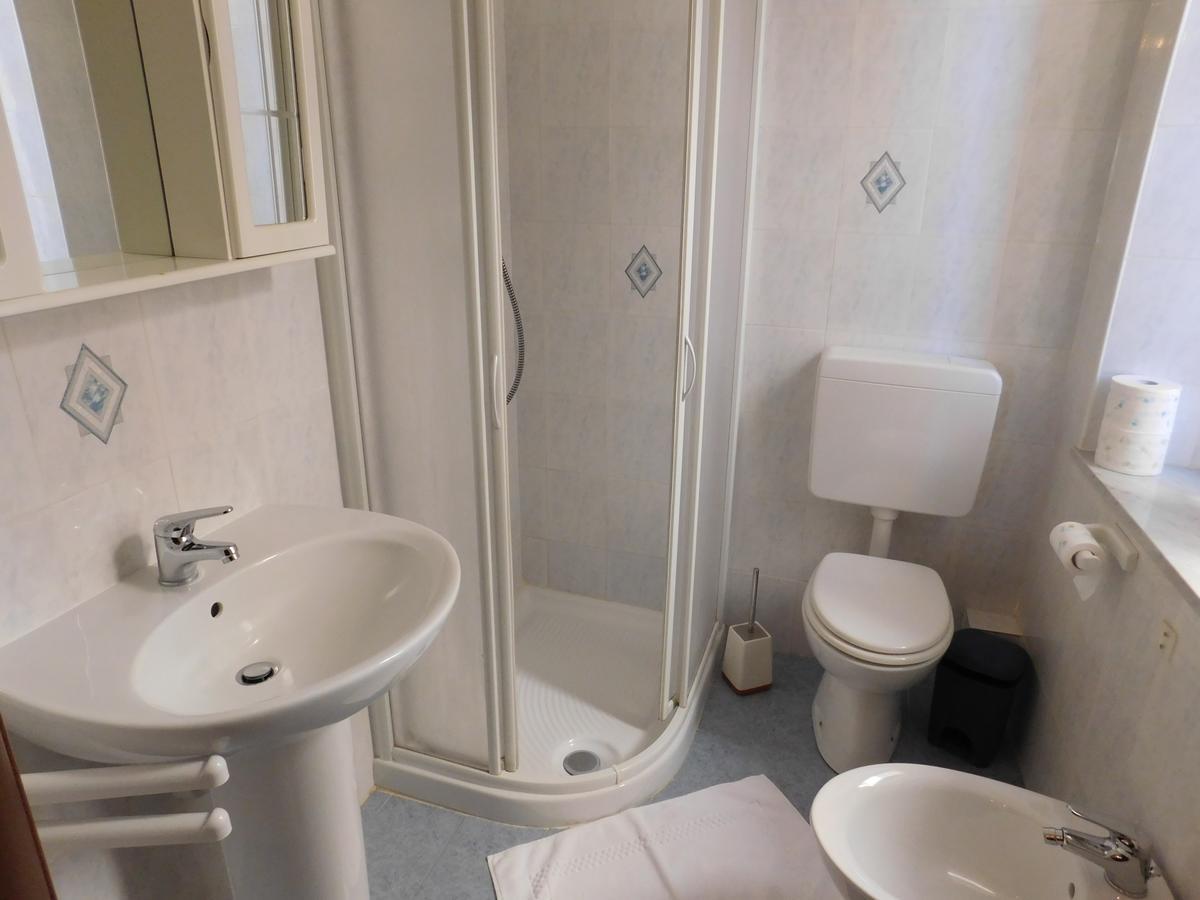 Il Duca Bianco Hotel Calosso Bagian luar foto